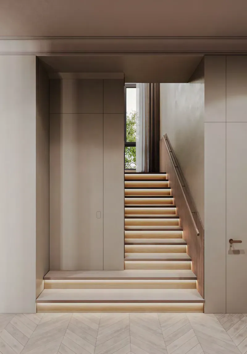 Входной холл с лестницей и деревянными панелями